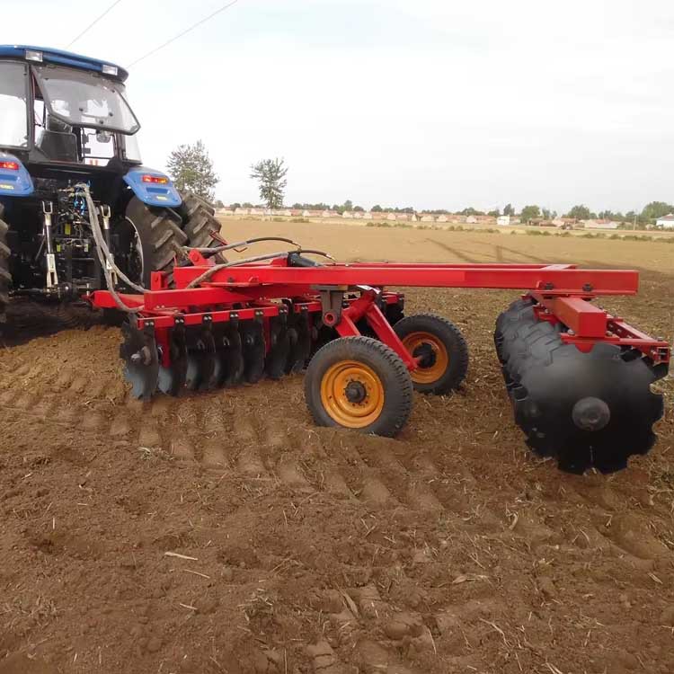 Maintaining and repairing a disc harrow Maintaining and repairing a disc harrow